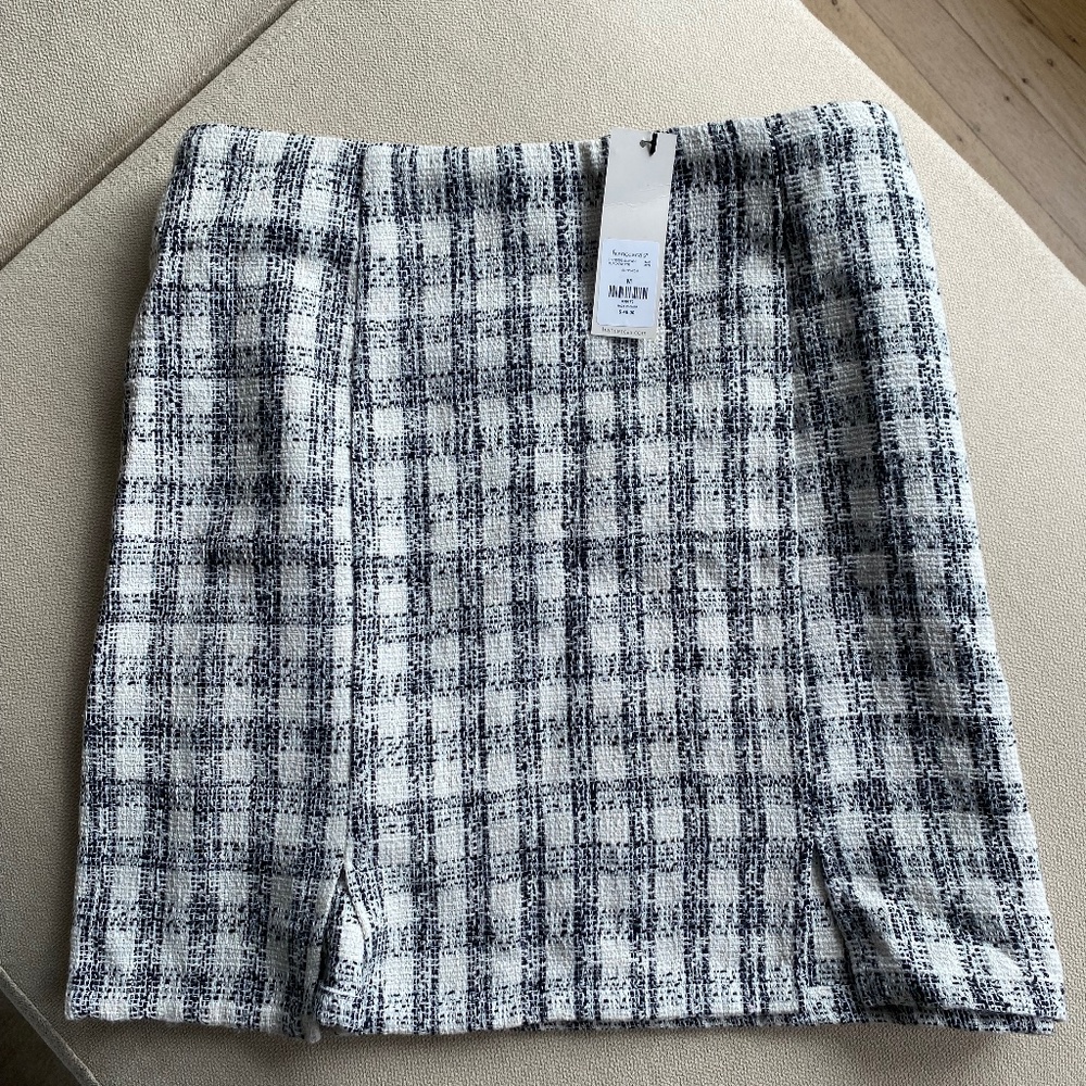 NWT Francesca's Black and White Skirt (Size M)